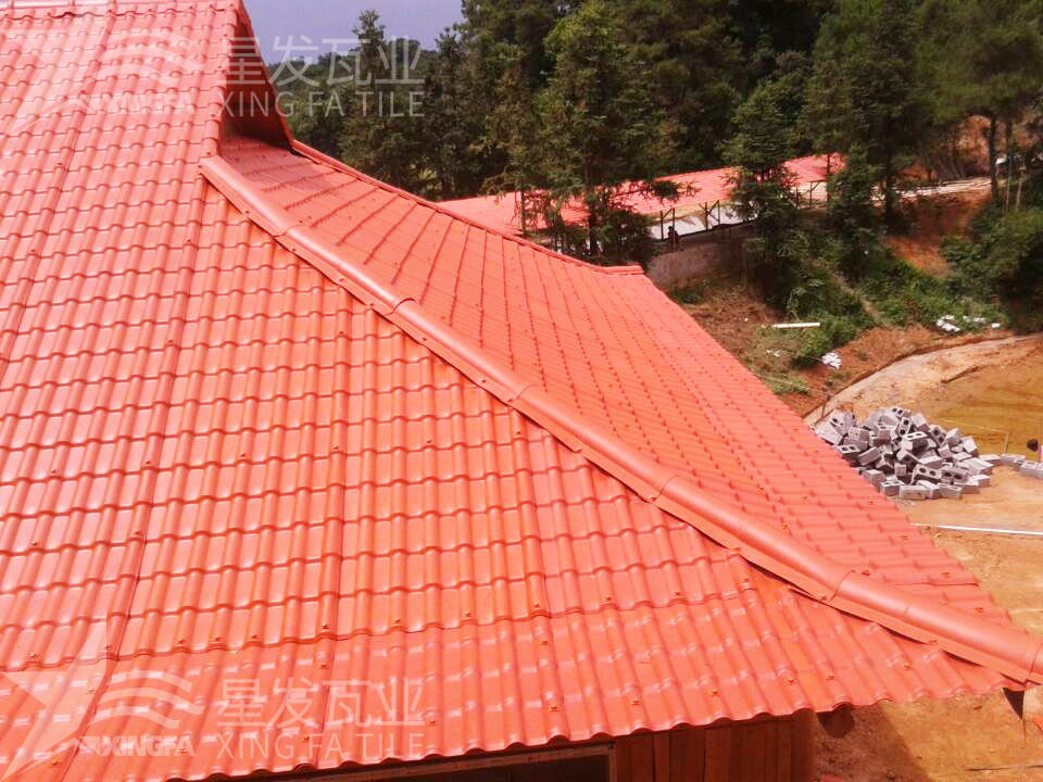 潮濕天氣不是問題！樹脂瓦輕松應對挑戰！